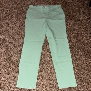 Van Heusen Women's Stretch Extensible Mint Green pants Size 8 short.